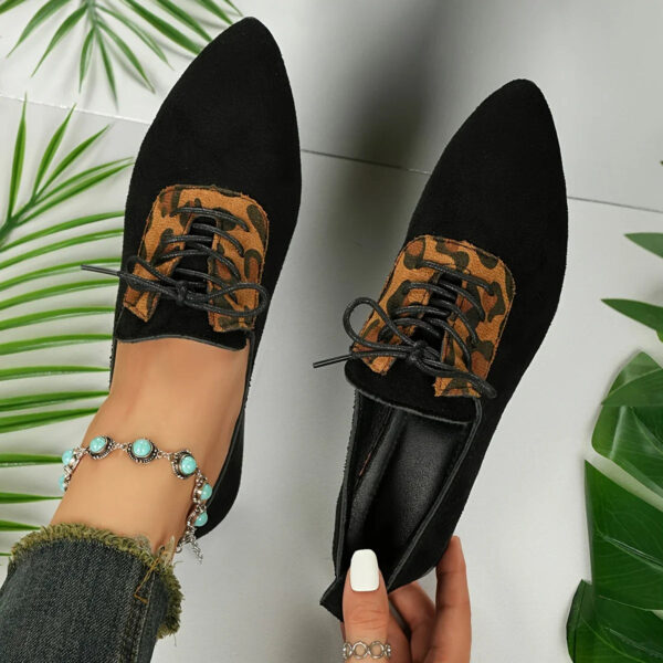 Odelia - Chaussures à bout pointu à imprimé léopard pour femmes – Image 3
