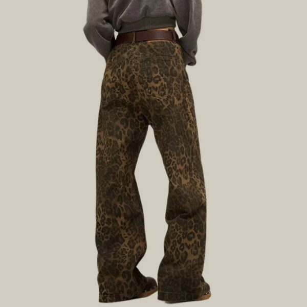 Marceline - Jeans imprimés léopard pour femmes – Image 3