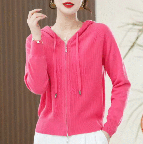 Kiana – Sweat à capuche en cachemire tricoté – Image 2