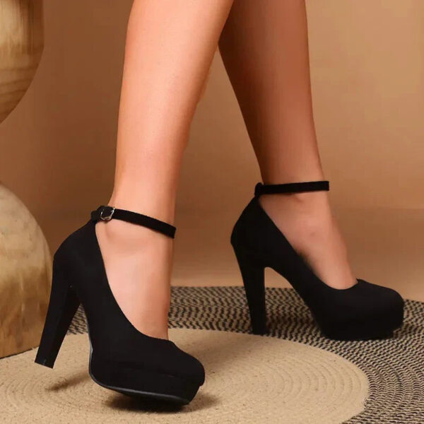 Carolyn - Chaussures à talons hauts avec bride à la cheville pour femmes – Image 3