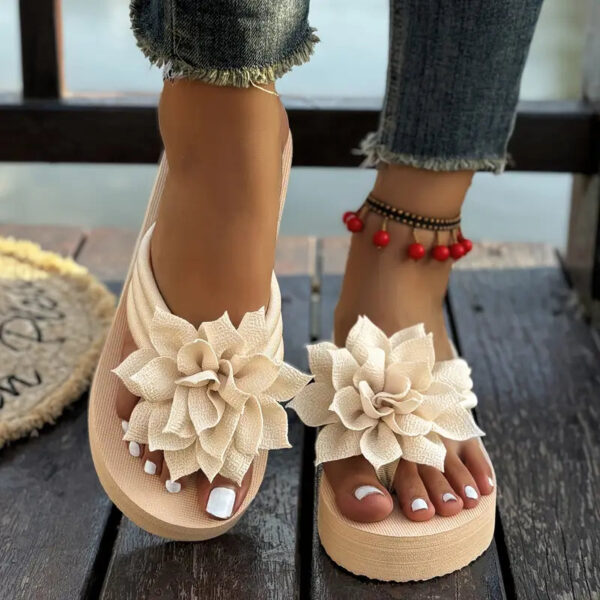 Marjorie - Pantoufles pour femmes avec décoration en forme de tournesol – Image 4