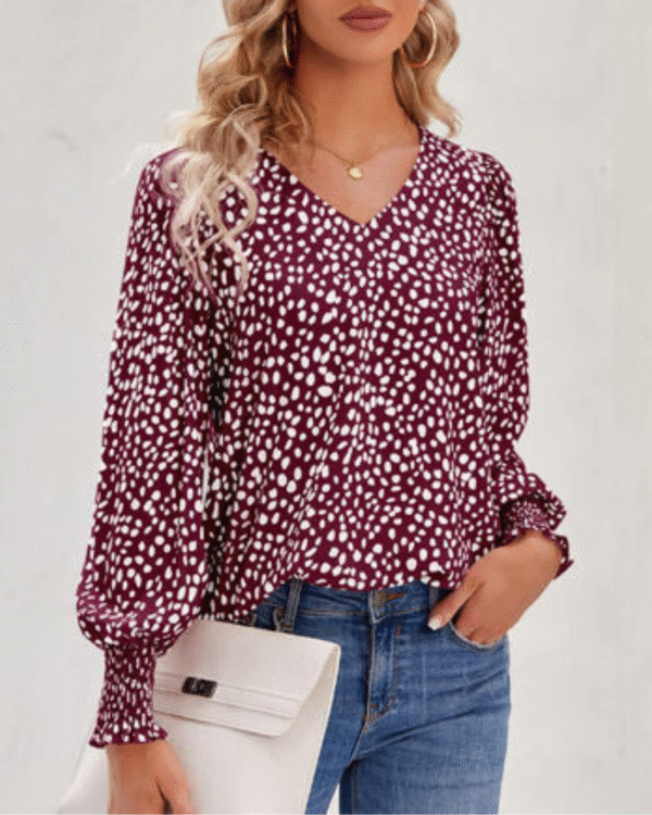 Maureen - Blouse élégante imprimée avec col en V et manches bouffantes – Image 3