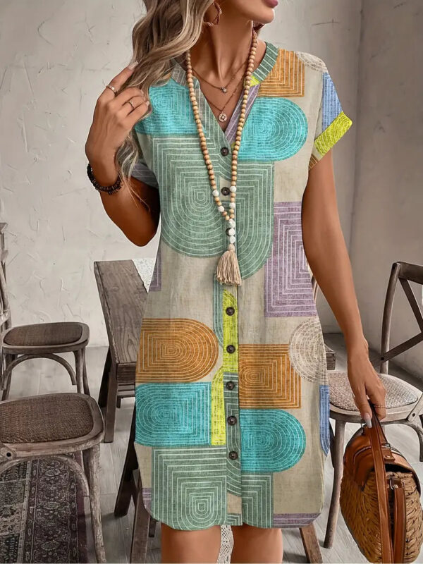Norma - Robe imprimée à manches courtes et col en V – Image 3