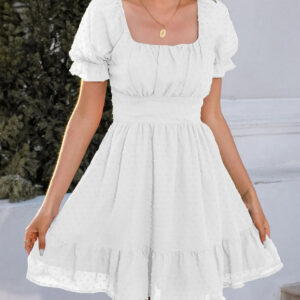 Angelica - Robe mini élégante à manches courtes avec motif plumetis