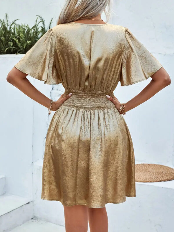 Fayruz – Minikleid avec V-Ausschnitt et Flügelärmeln – Image 6