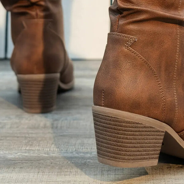 Adeline - Bottes à talon épais et à bout pointu – Image 4
