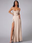 Helen - Robe en satin avec fente haute