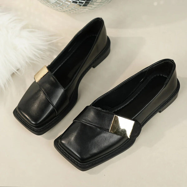 Marvela - Elégantes chaussures plates à bout carré pour femmes – Image 5