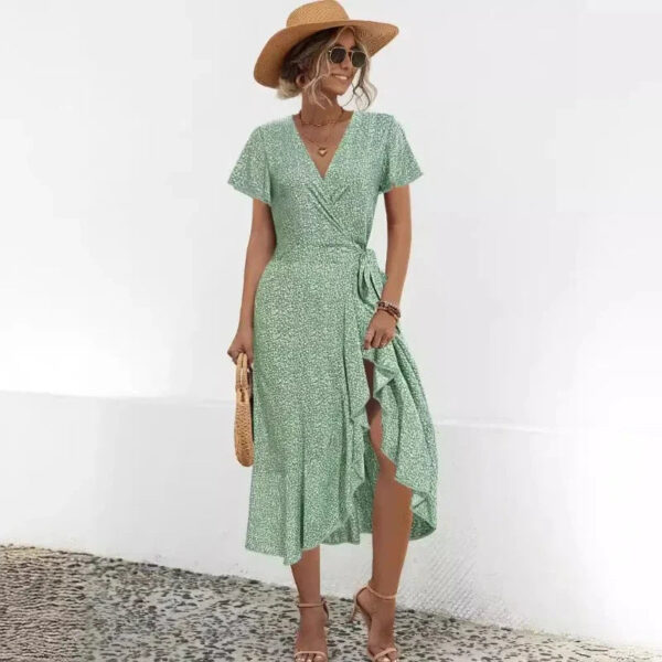 Lucille - Robe de type A-line avec motif floral et col en V – Image 3