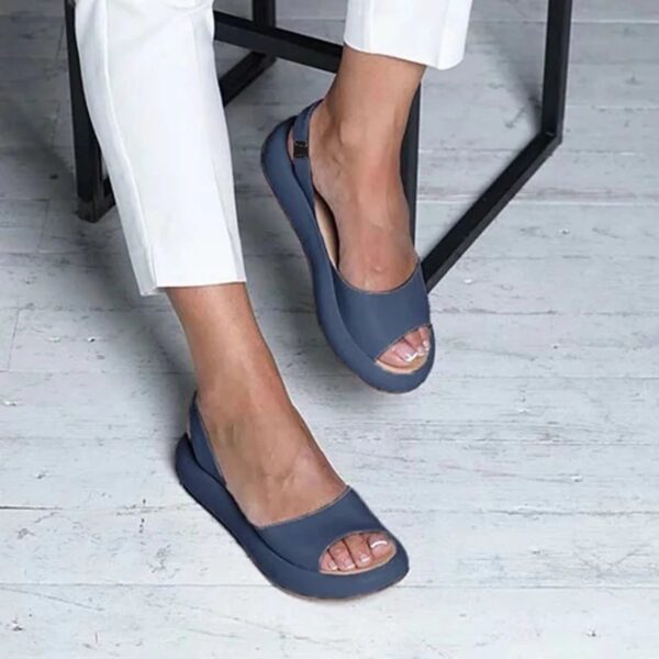Celeste - Sandales à talons bas en forme de bouche de poisson pour femmes – Image 3
