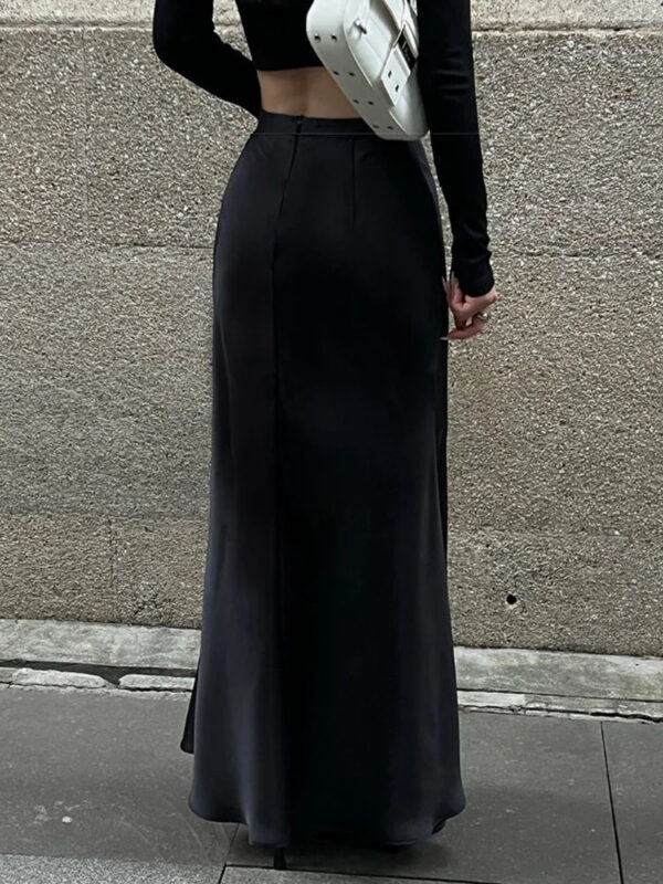 Bertha - Jupe slim en satin de soie – Image 2