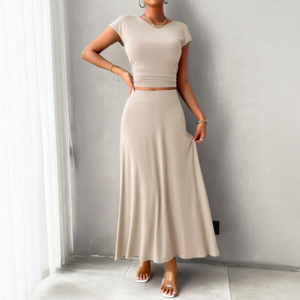 Chiara - Ensemble élégant avec crop top ajusté à taille froncée et jupe fluide – Image 3