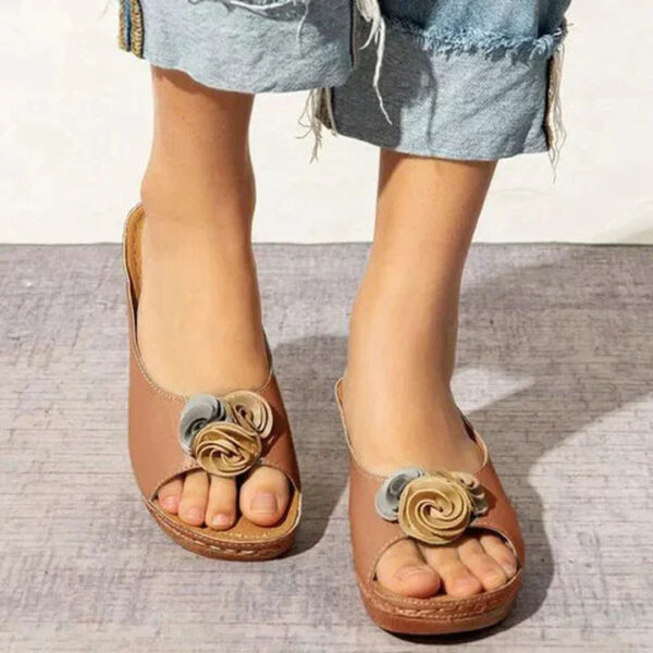 Marielle - Sandales à plateforme à motifs floraux – Image 2