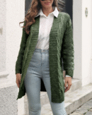 Amanda - Élégant cardigan en maille torsadée à ouverture frontale