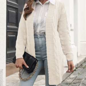 Amanda - Élégant cardigan en maille torsadée à ouverture frontale