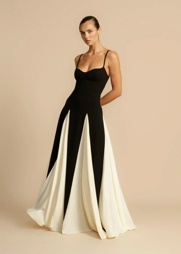 Marina - Robe Maxi Fit and Flare à bretelles pour femmes – Image 6