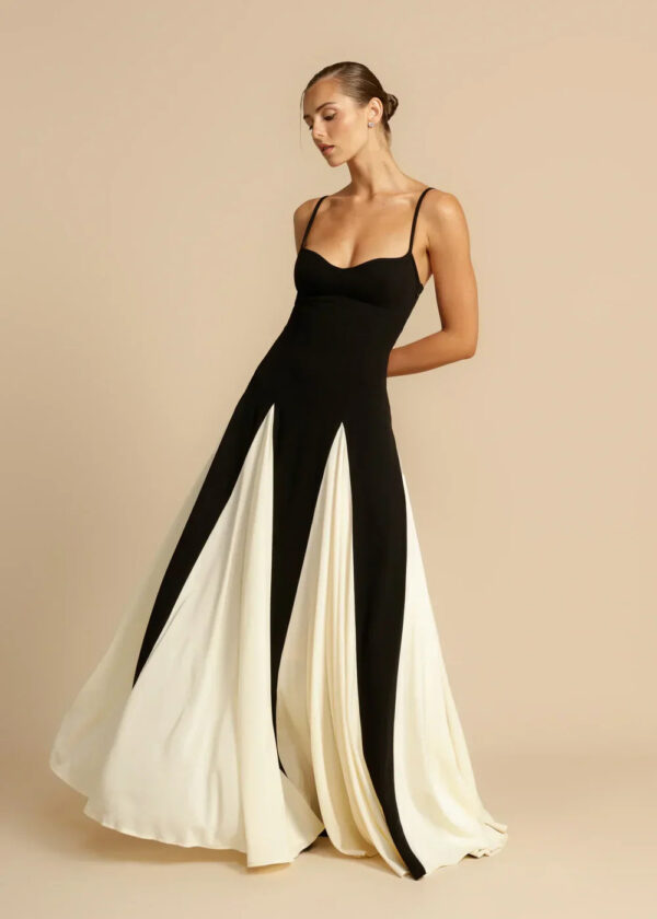 Marina - Robe Maxi Fit and Flare à bretelles pour femmes – Image 2