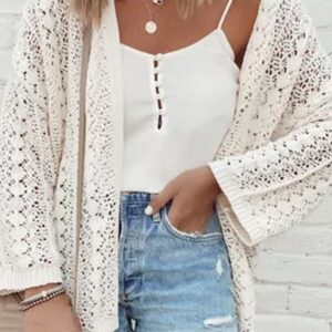 Charmaine - Cardigan en maille ajourée au style décontracté