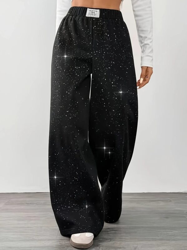 Belva - Pantalon à jambes larges avec imprimé étoiles et galaxies pour femmes – Image 5
