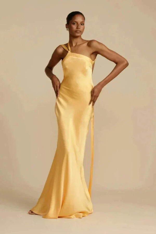 Maxine - Robe élégante dos nu à une épaule avec col incliné – Image 4