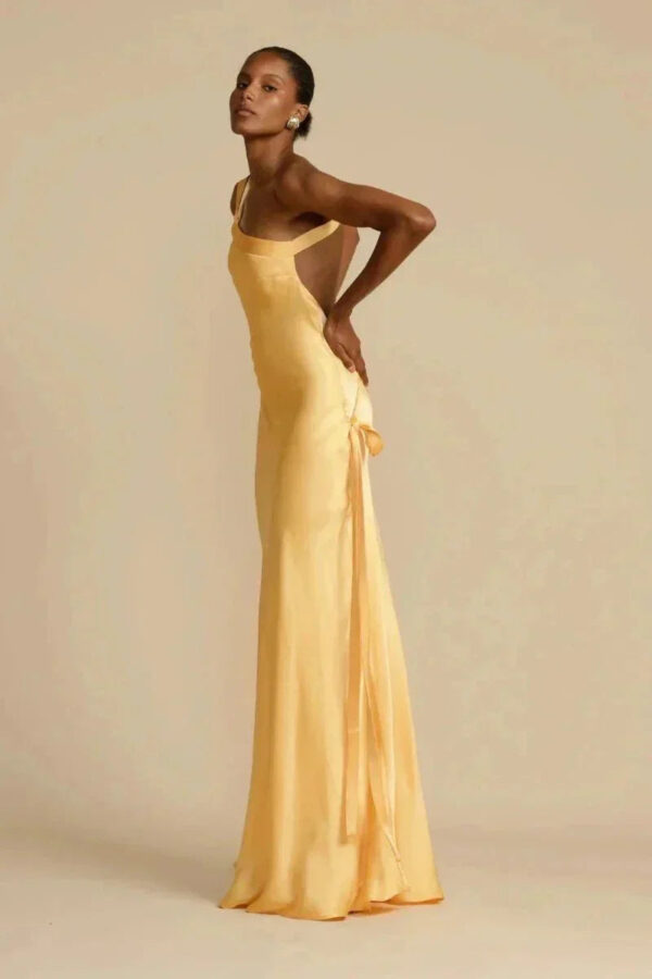 Maxine - Robe élégante dos nu à une épaule avec col incliné – Image 5