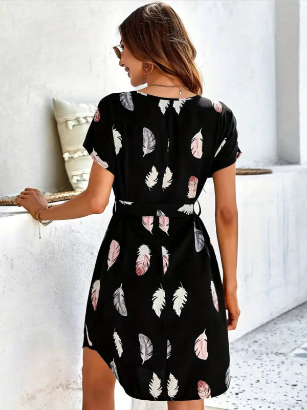 Sheryl - Robe élégante à col rond et ligne A pour femmes – Image 4