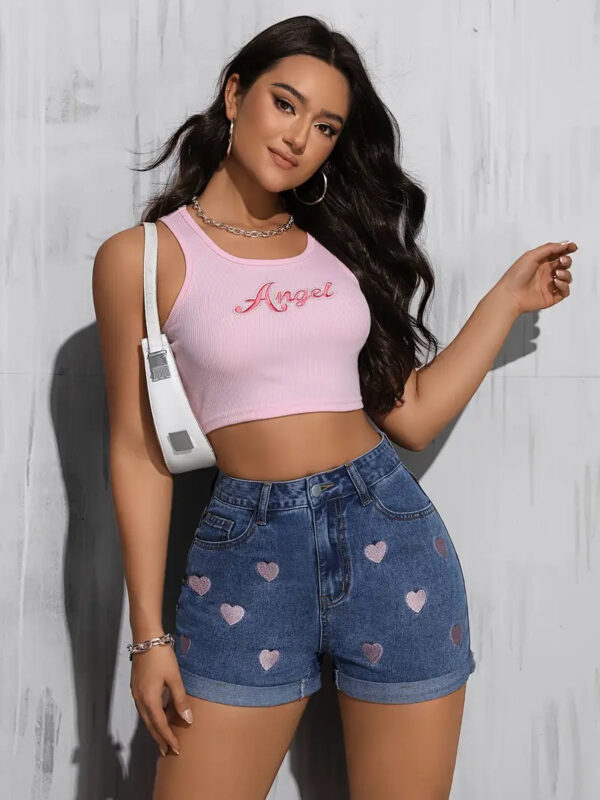 Zina - Short en jean femme avec cœur brodé et ourlet roulé – Image 4