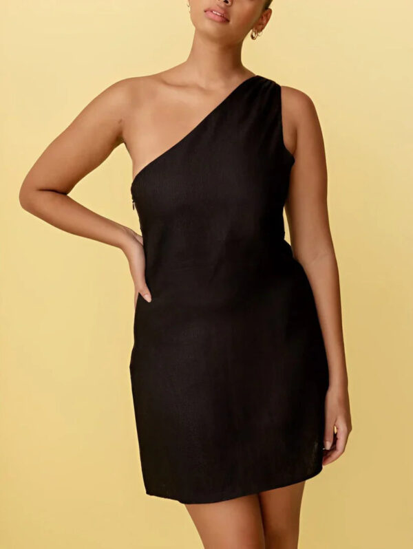 Lenore - Robe à une épaule élégante et stylée pour femmes – Image 4