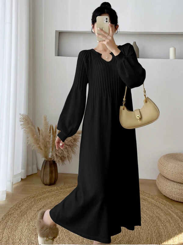 Hilda - Robe d'hiver à col en V et manches longues – Image 2