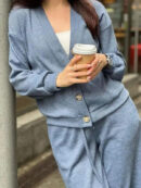 Ava - Ensemble deux pièces veste et pantalon en tricot avec boutons pour femmes