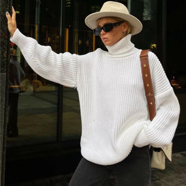 Marjorie - Pull col roulé en maille oversize – Image 2